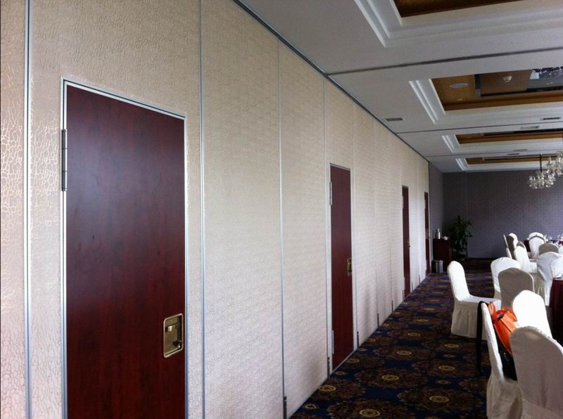 活动隔断-门中门